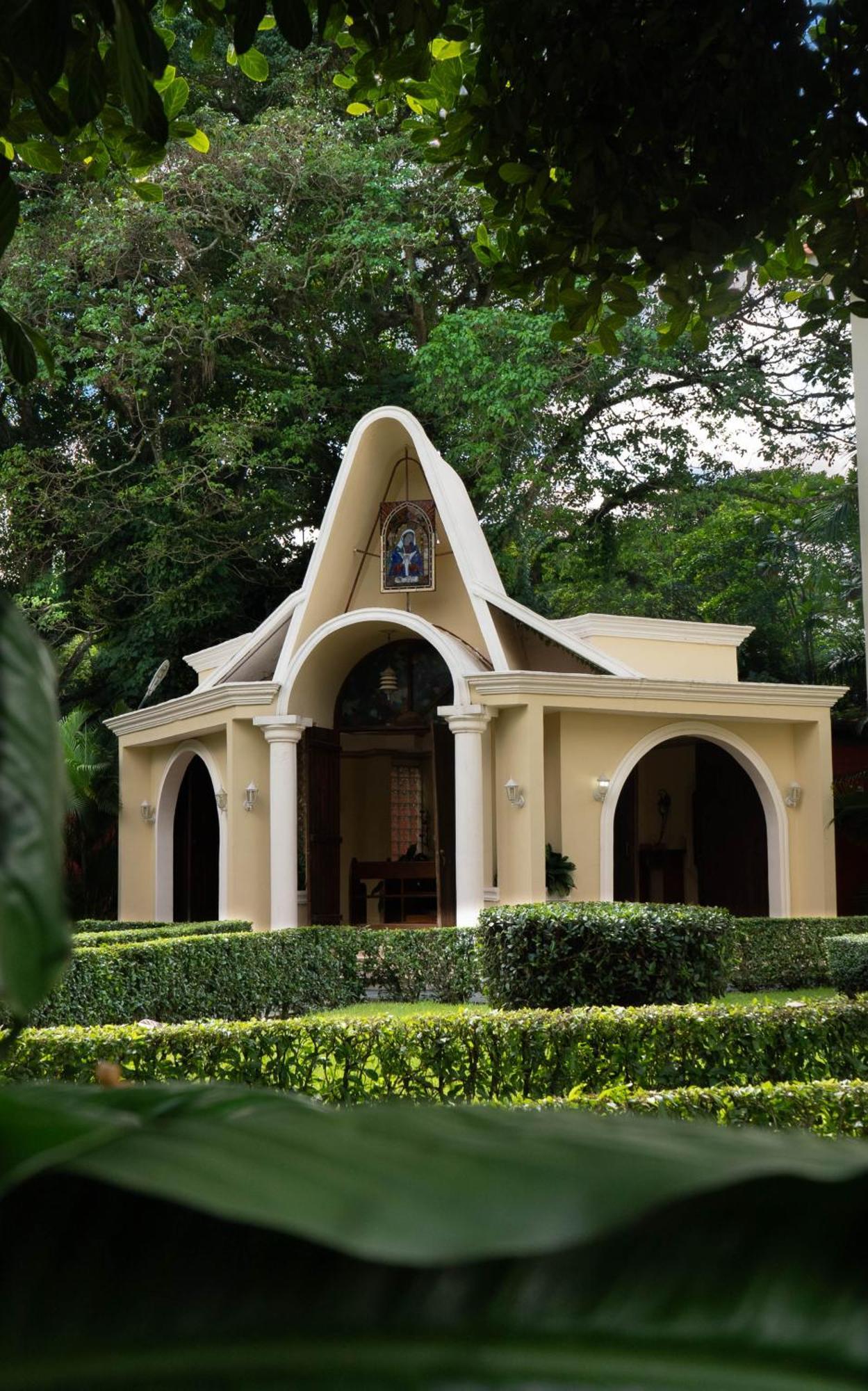 Guacamayos Hotel Bonao Exterior foto