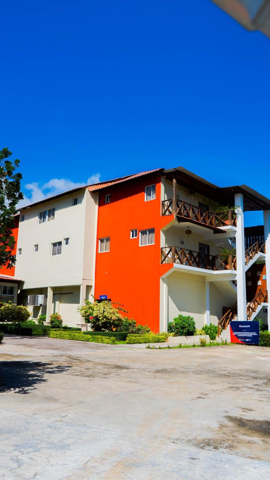 Guacamayos Hotel Bonao Exterior foto